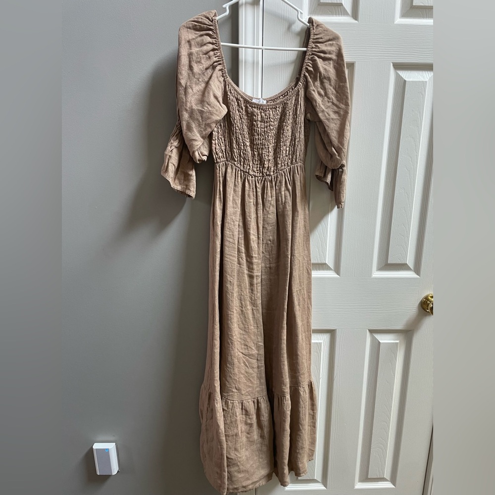 Chic Tan Maxi Dress with Puff Sleeves